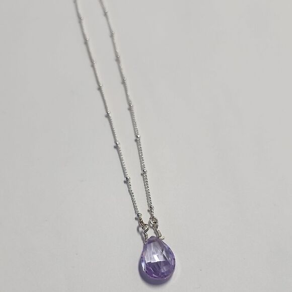 Avon NR Signed Fixed Pink Faceted Glass Stone Dainty Chain Necklace Silver Tone - Picture 1 of 4